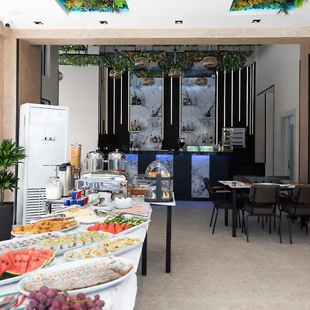 Ξενοδοχείο Resilient 4*