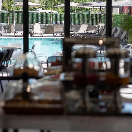 Ξενοδοχείο Resilient