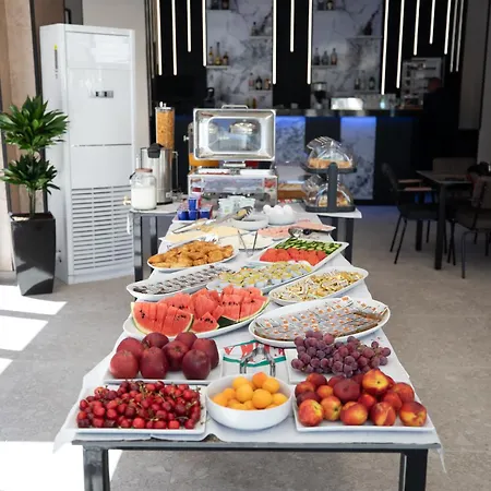 Ξενοδοχείο Resilient 4*