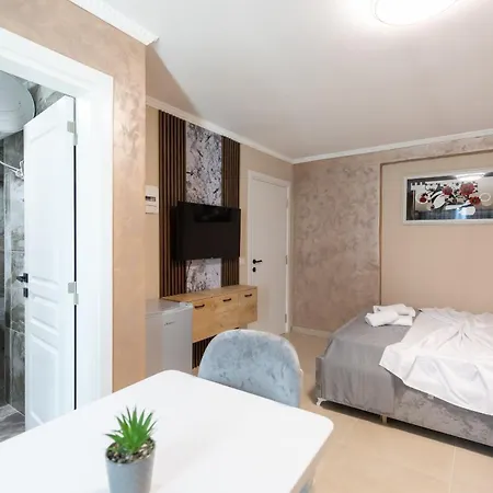 Resilient 4* Golem (Tirana)