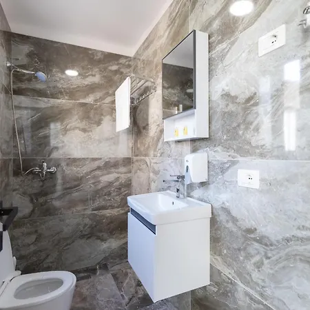 Resilient Ξενοδοχείο Golem (Tirana)