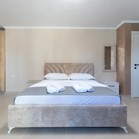 Ξενοδοχείο Resilient Golem (Tirana)