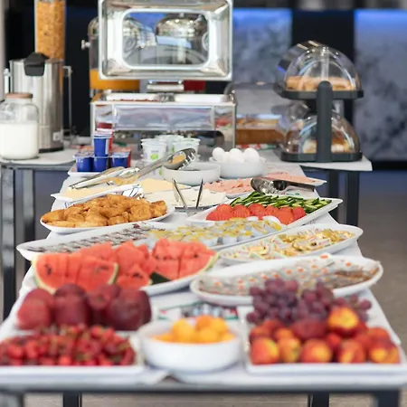 Ξενοδοχείο Resilient Golem (Tirana)