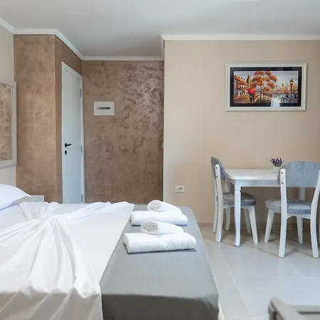 Resilient Golem (Tirana)