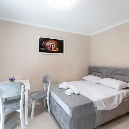 Ξενοδοχείο Resilient 4*