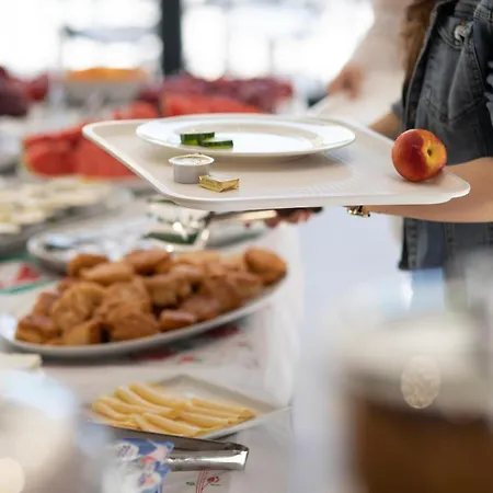 Resilient Golem (Tirana)