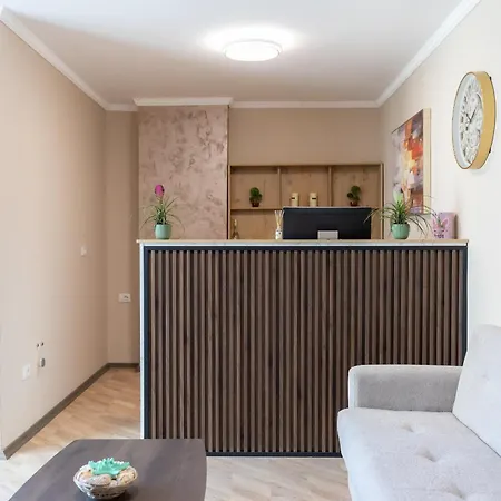 Resilient Ξενοδοχείο Golem (Tirana)