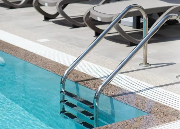 Resilient Hotel Golem (Tirana)