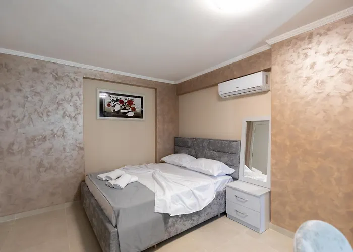 Otel Resilient Golem (Tirana)