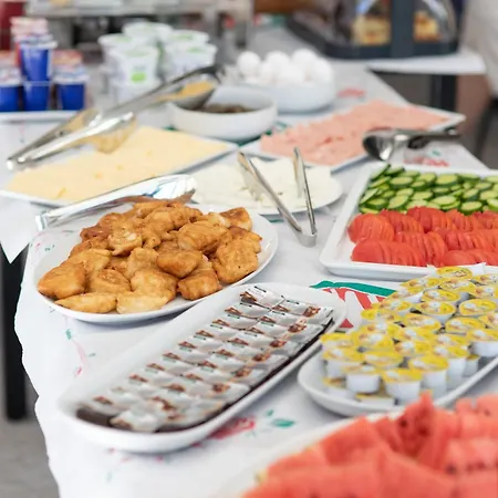 Hotel Resilient Golem (Tirana)