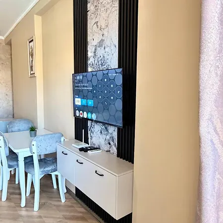 Otel Resilient Golem (Tirana)