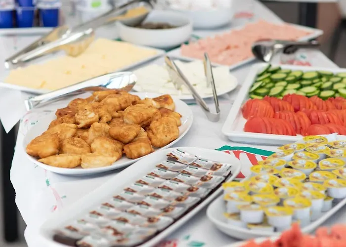 Hotel Resilient Golem (Tirana)